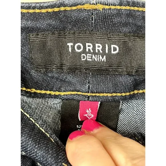 Torrid women's dark wash tapered ankle jeans, size 20 - Picture 2 of 11